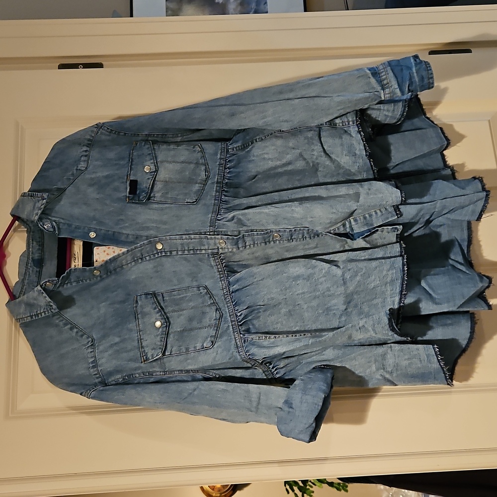 Free People Dylan Babydoll Shacket Snap Front High Low Hem Chambrey Size Sm NWT - Picture 13 of 16